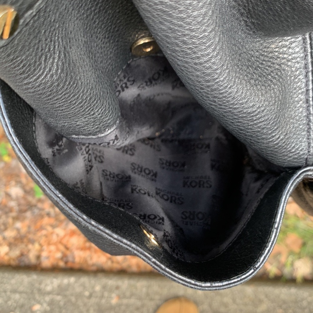 Michael Kors Purse - Picture 10 of 17